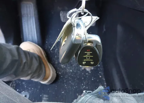 2018 Chevrolet Equinox Lt z USA, uszkodzony, nr VIN 2GNAXSEV9J6330168